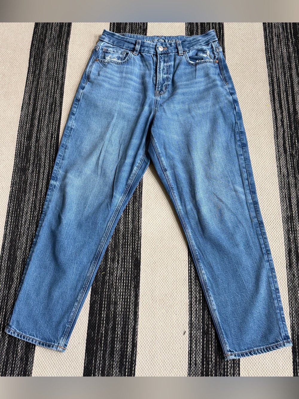 American Eagle Outfitters Women's Curvy‎ Mom Jeans Size 10 Short
